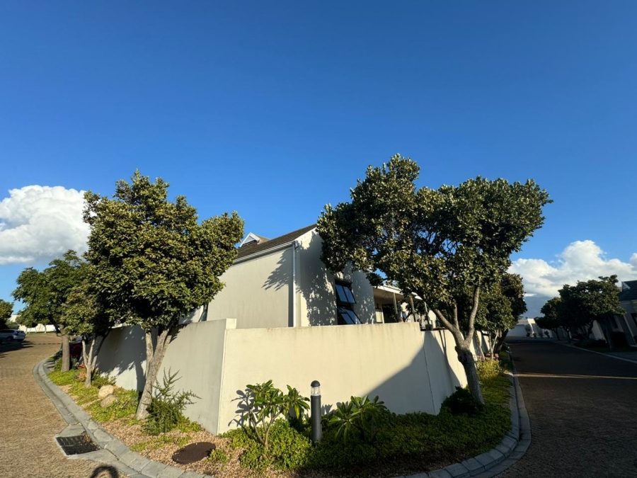 To Let 3 Bedroom Property for Rent in Royal Ascot Western Cape